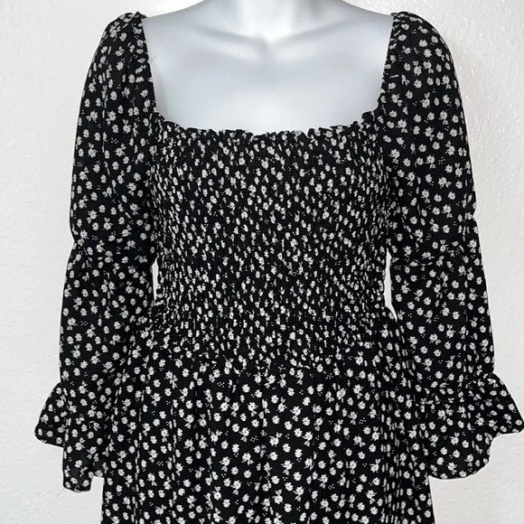 SOLD! AUW floral ruffled sleeves off the shoulder dress - Picture 2 of 16